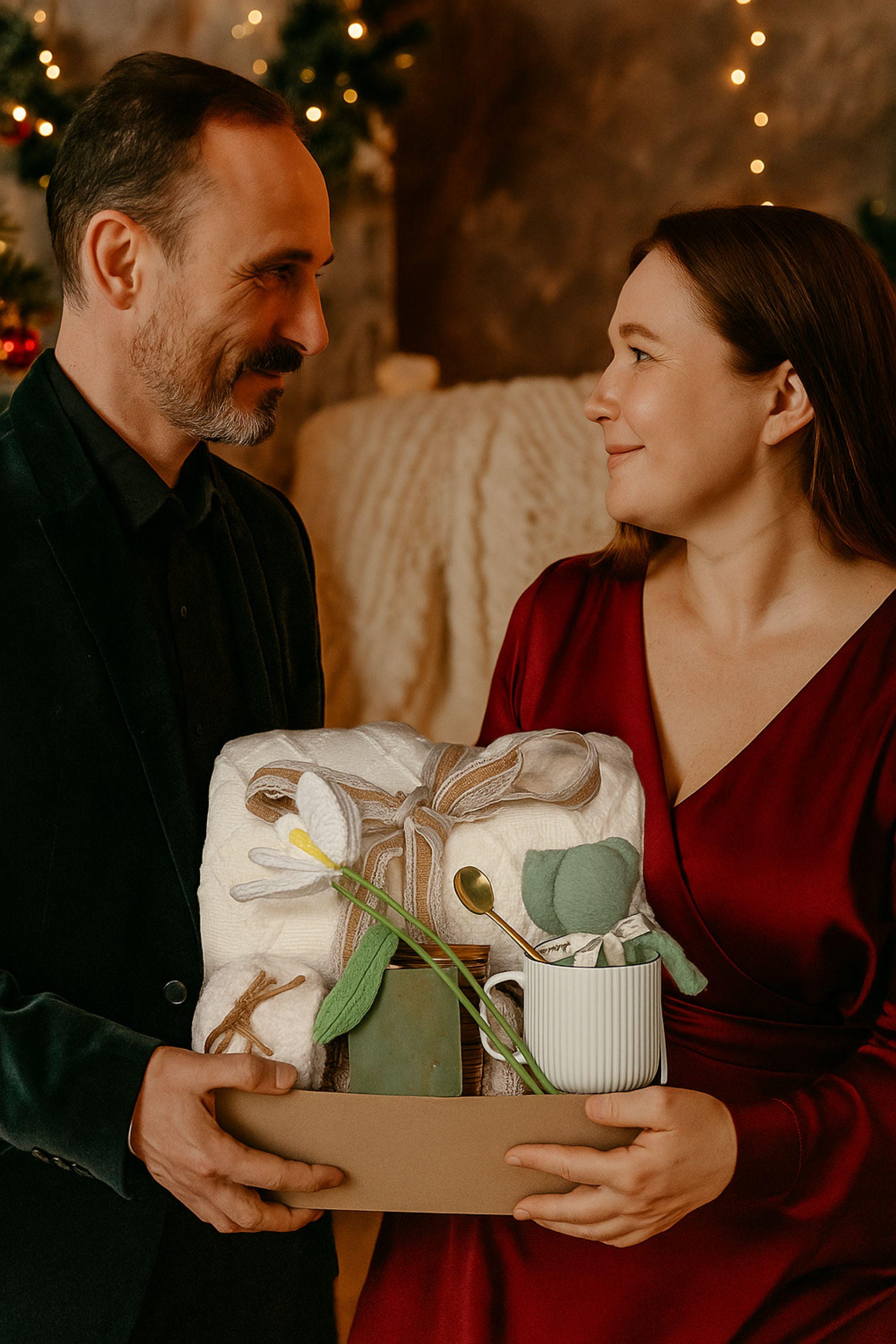 Christmas Gift Guide 2025 — Cozy Handmade Gifts for Women | Lovellagifts