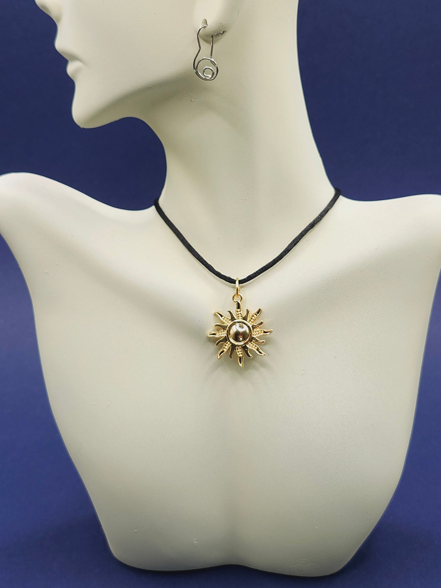 Sun Y2K Necklace, Sacred geometry, 21st birthday gift, 16th birthday gift, 18th birthday gift, best friend necklace, 16th birthday, daughter in law gift, Star necklace, Wedding Necklace, friendship necklace, everyday necklace, Protection necklace