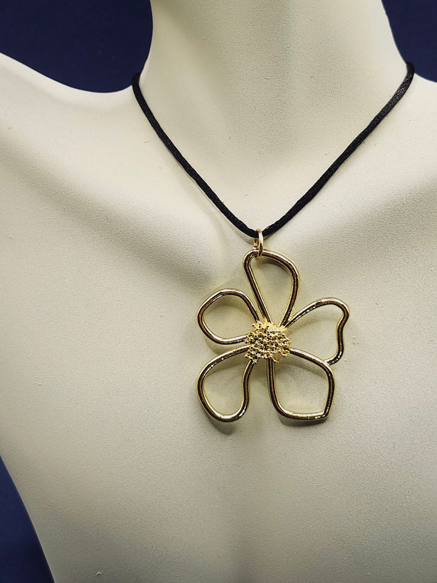 Large Flower Pendant, Flower chakra choker, Pendant necklace, Y2K Necklace, Black choker, Black cord necklace, Gold Flower, Pendant choker