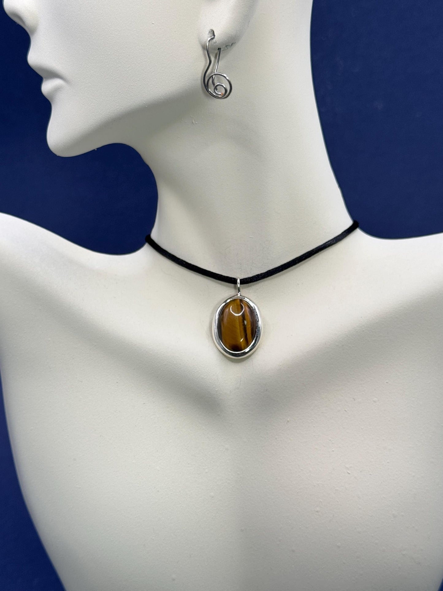 Tigers eye necklace, Protection necklace, 21st birthday gift, Waterproof jewelry, 30th birthday gift, 50th anniversary, Big sister, 40th daughter gift, Mama necklace, mother of the bride, mother of the groom, estate jewelry