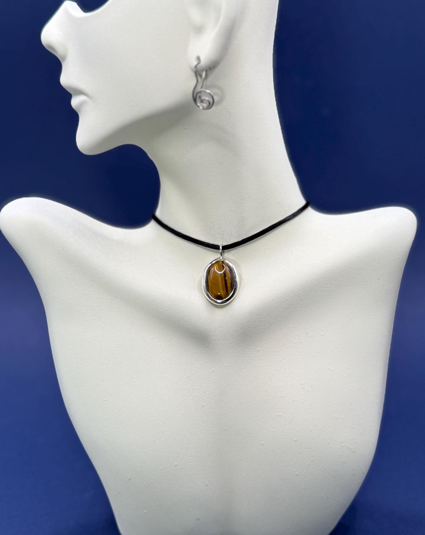 Tigers eye necklace, Protection necklace, 21st birthday gift, Waterproof jewelry, 30th birthday gift, 50th anniversary, Big sister, 40th daughter gift, Mama necklace, mother of the bride, mother of the groom, estate jewelry