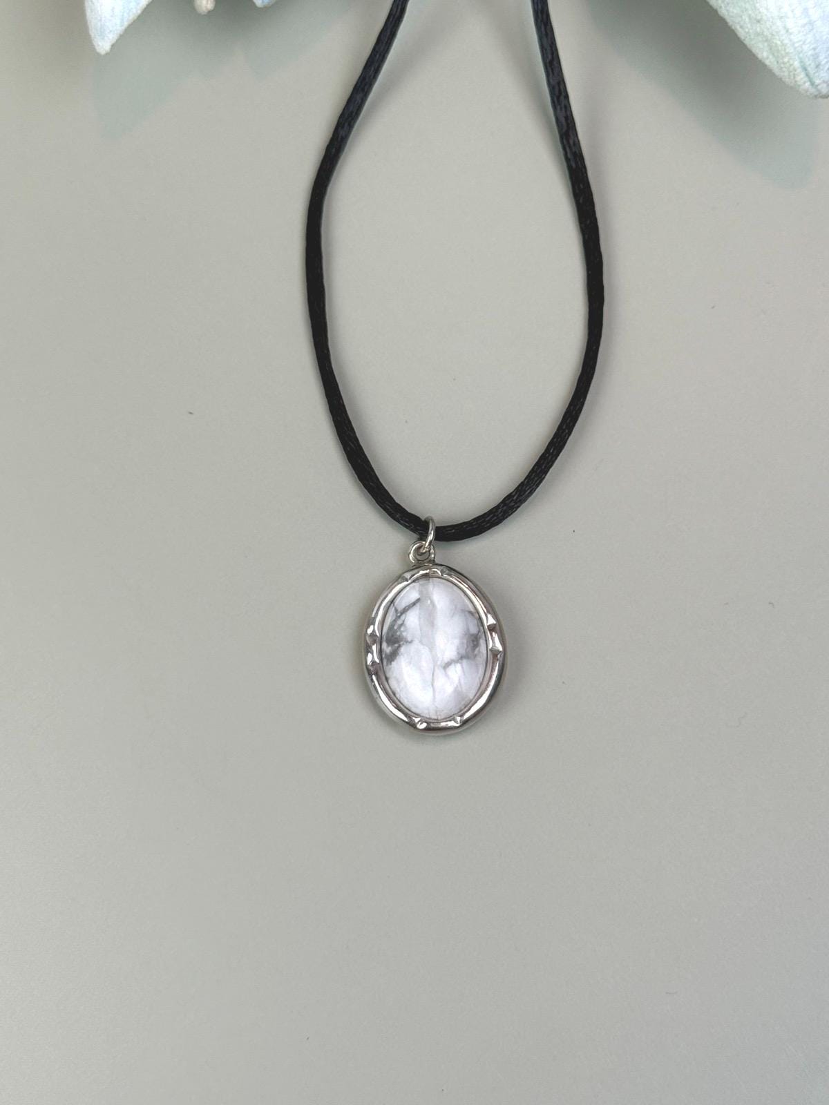 Cacholong necklace, Y2K necklace, Protection necklace, 30th birthday gift, 40th birthday, Mama necklace, Opal pendant, Opal necklace, thank you gift, Maid of honor gift, best friend necklace, mother of groom gift, gemstone necklace, ideal mama