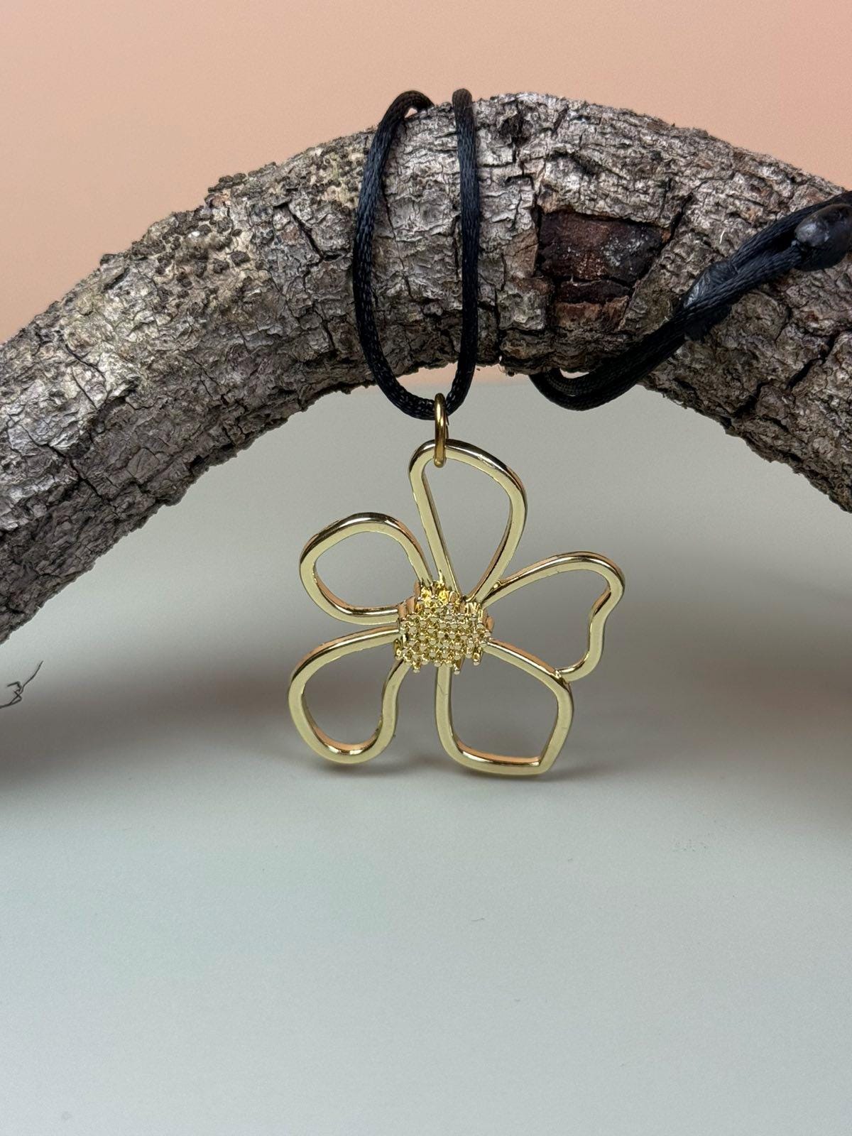 Large Flower Pendant, Flower chakra choker, Pendant necklace, Y2K Necklace, Black choker, Black cord necklace, Gold Flower, Pendant choker
