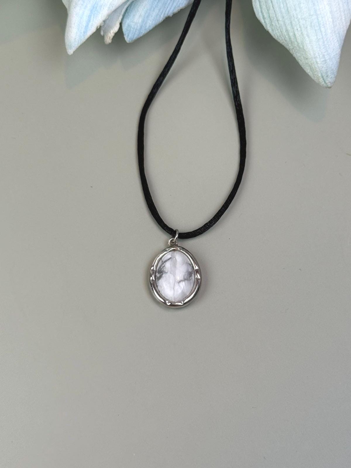Cacholong necklace, Y2K necklace, Protection necklace, 30th birthday gift, 40th birthday, Mama necklace, Opal pendant, Opal necklace, thank you gift, Maid of honor gift, best friend necklace, mother of groom gift, gemstone necklace, ideal mama
