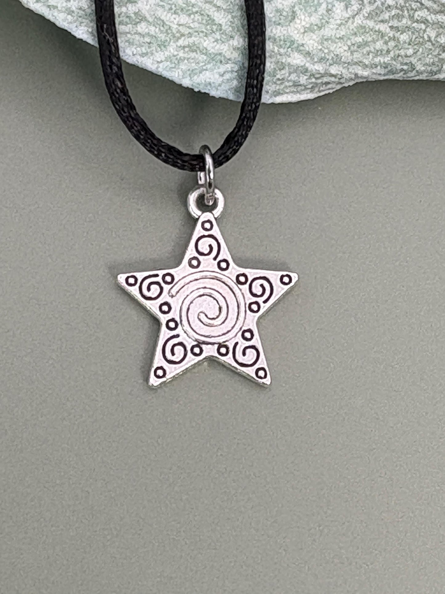 Star Y2K necklace, thank you gift, Star Protection, best friend gift, celestial jewelry, Protection necklace, Evil Eye Necklace, friendship necklace, mother daughter gift, 16th birthday gift, 18th birthday gift, minimalist necklace