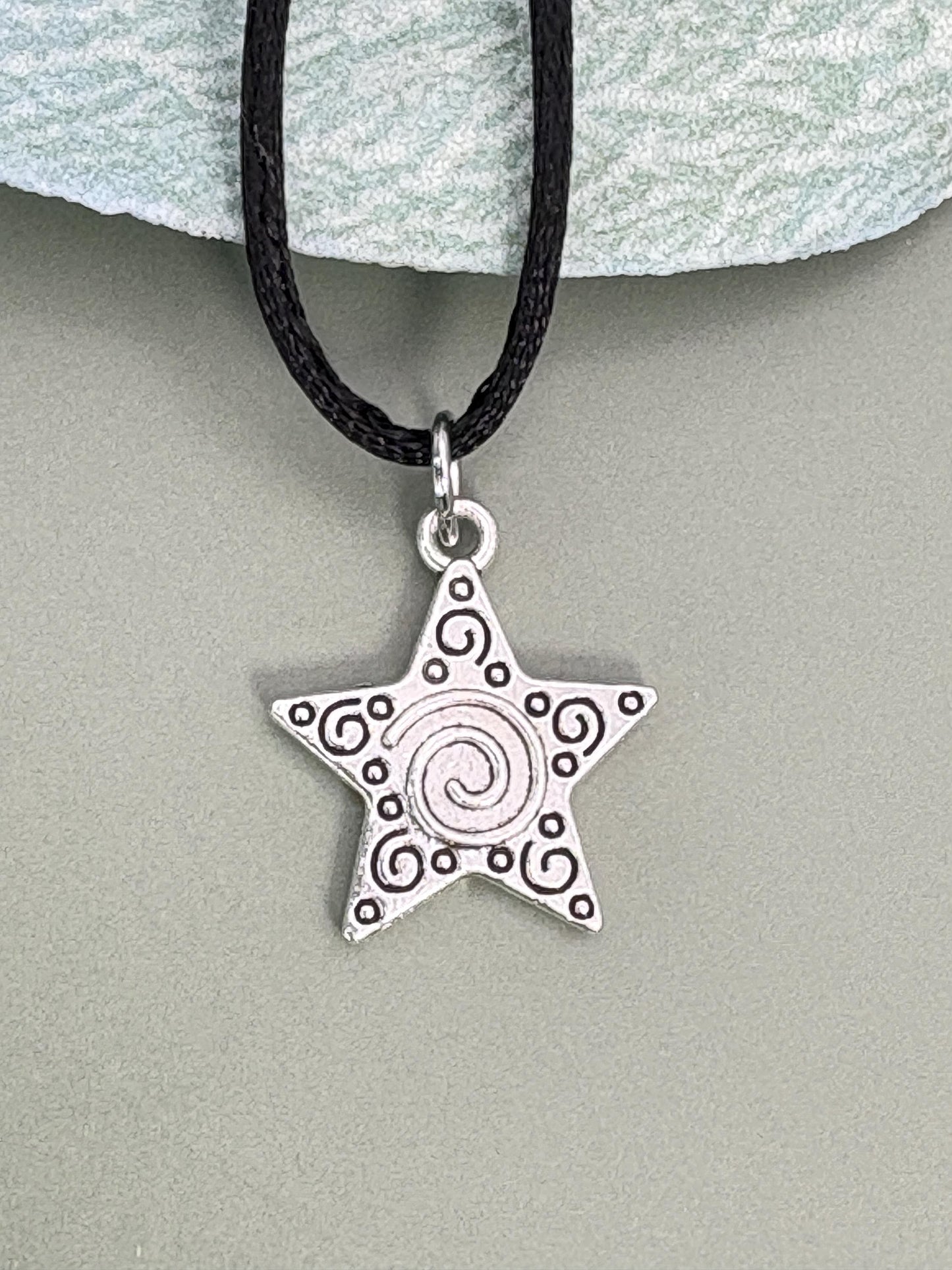 Star Y2K necklace, thank you gift, Star Protection, best friend gift, celestial jewelry, Protection necklace, Evil Eye Necklace, friendship necklace, mother daughter gift, 16th birthday gift, 18th birthday gift, minimalist necklace