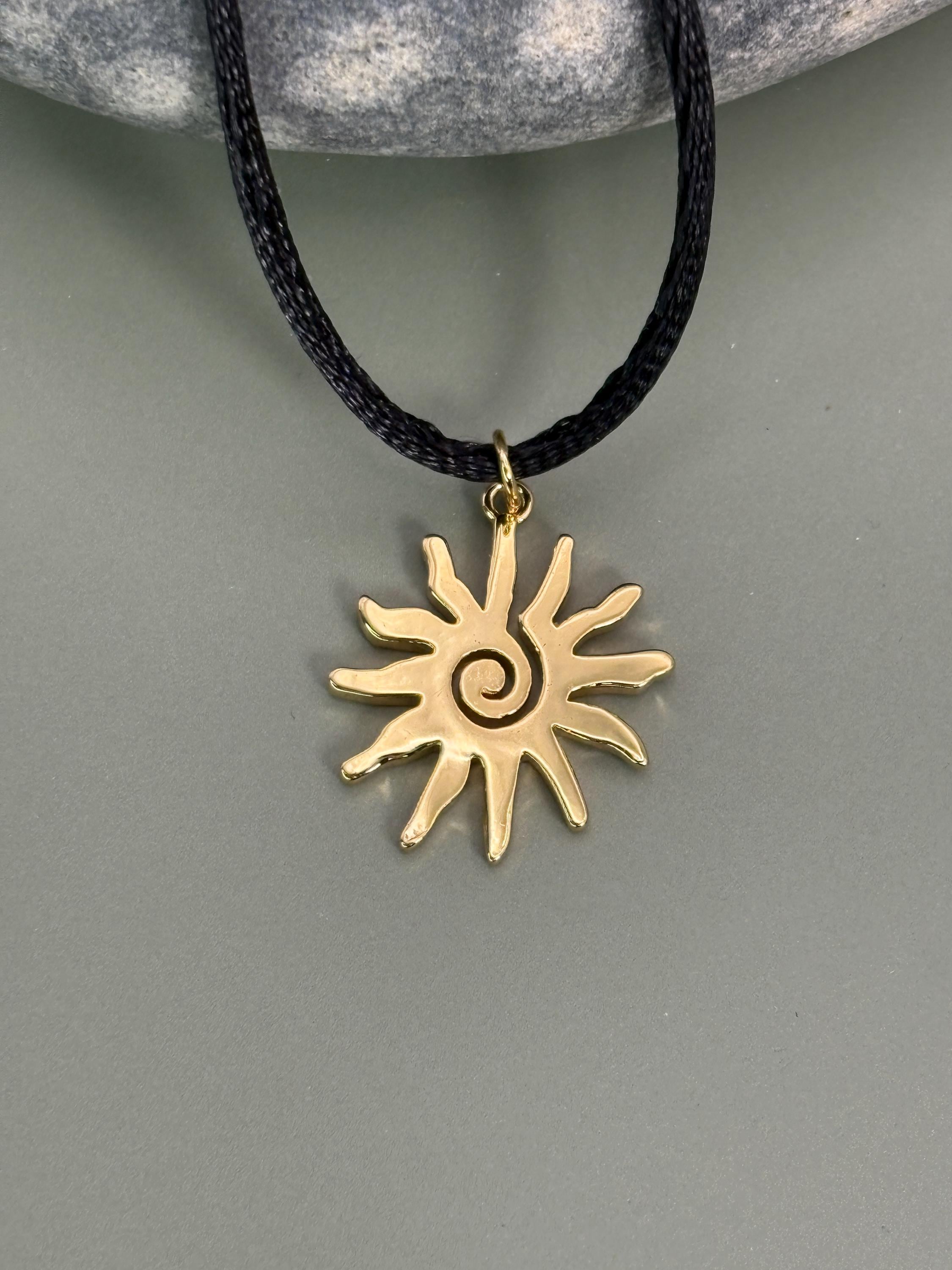 Sun Star necklace, Y2K Necklace, 25th birthday gift, best friend necklace, new teacher gift, 25th birthday, everyday necklace, Protection necklace, Swirl Necklace, 30th birthday gift, 18th birthday gift, 21st birthday gift,necklace for mom