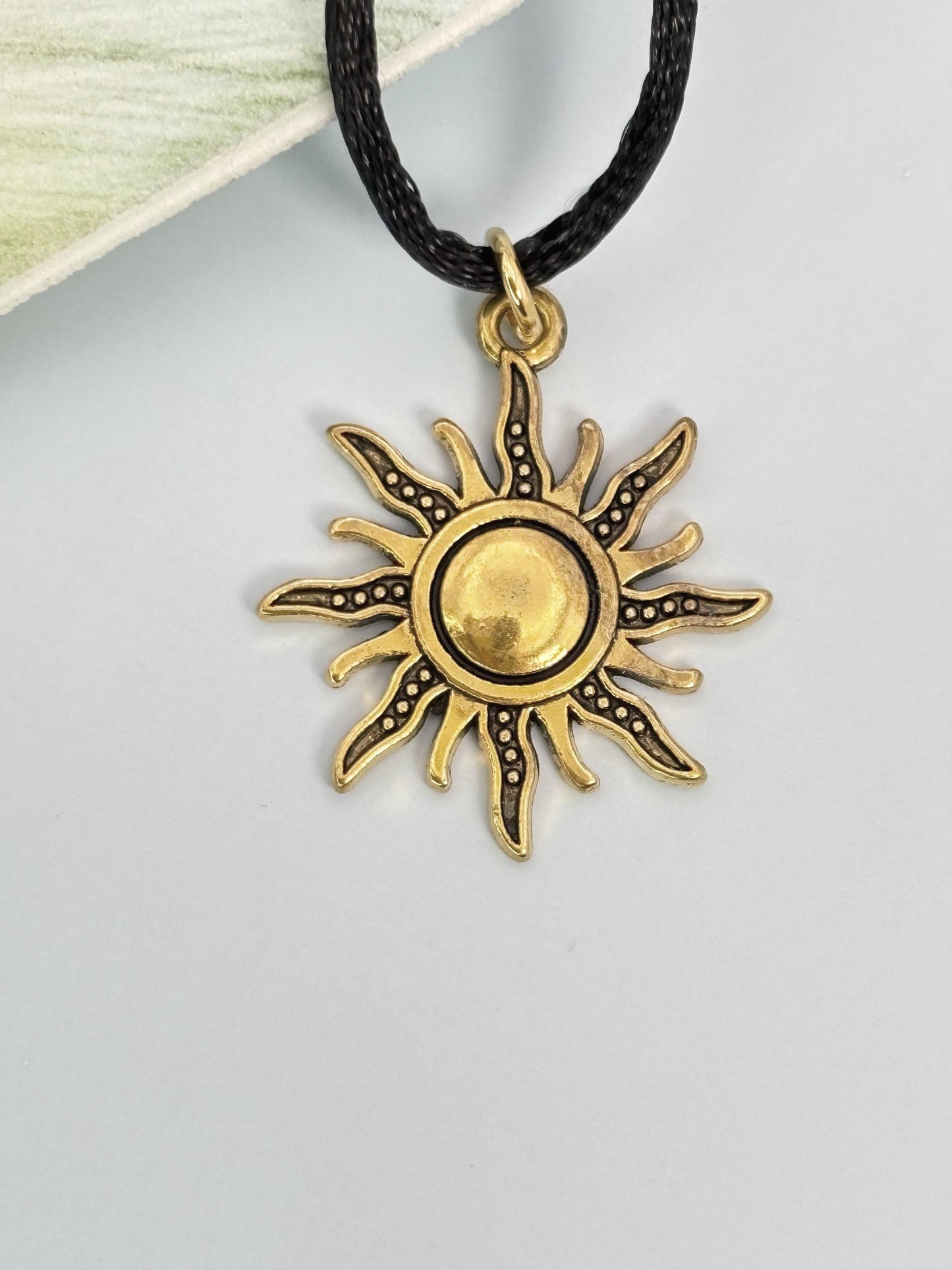 Sun Y2K Necklace, Sacred geometry, 21st birthday gift, 16th birthday gift, 18th birthday gift, best friend necklace, 16th birthday, daughter in law gift, Star necklace, Wedding Necklace, friendship necklace, everyday necklace, Protection necklace