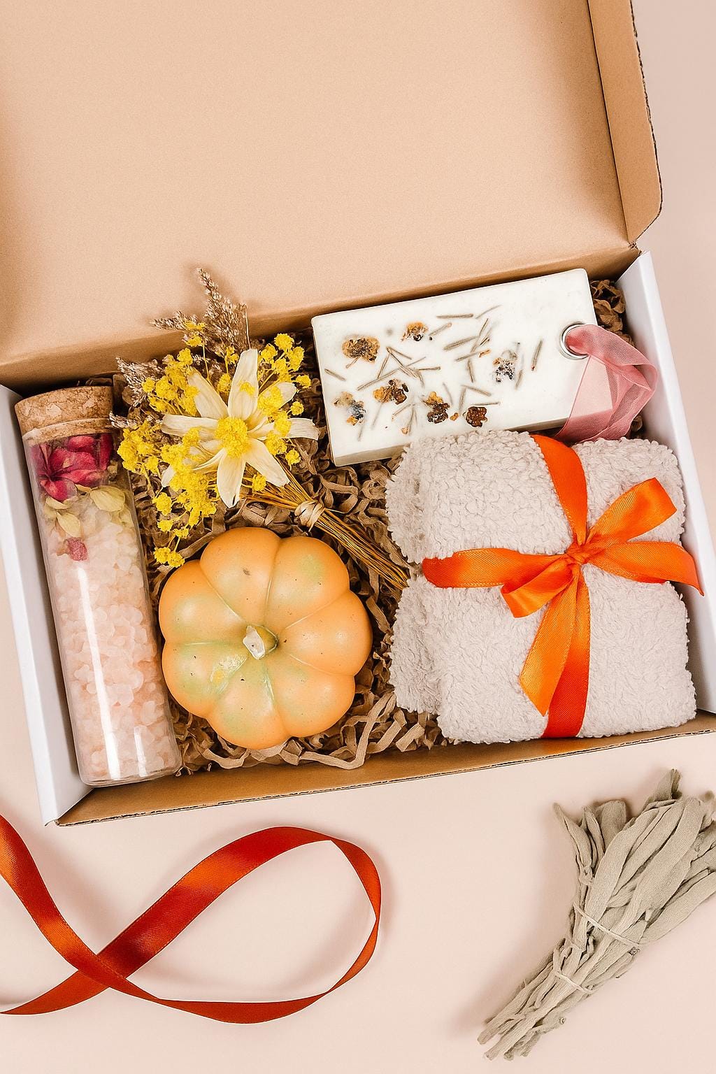 Fall Vibes Hygge Gift Set, Warm and Cozy Gift Box, Hello Fall Care Package, Fall Gift Basket for Women and Men, Fall Gift Set, Cabin gifts