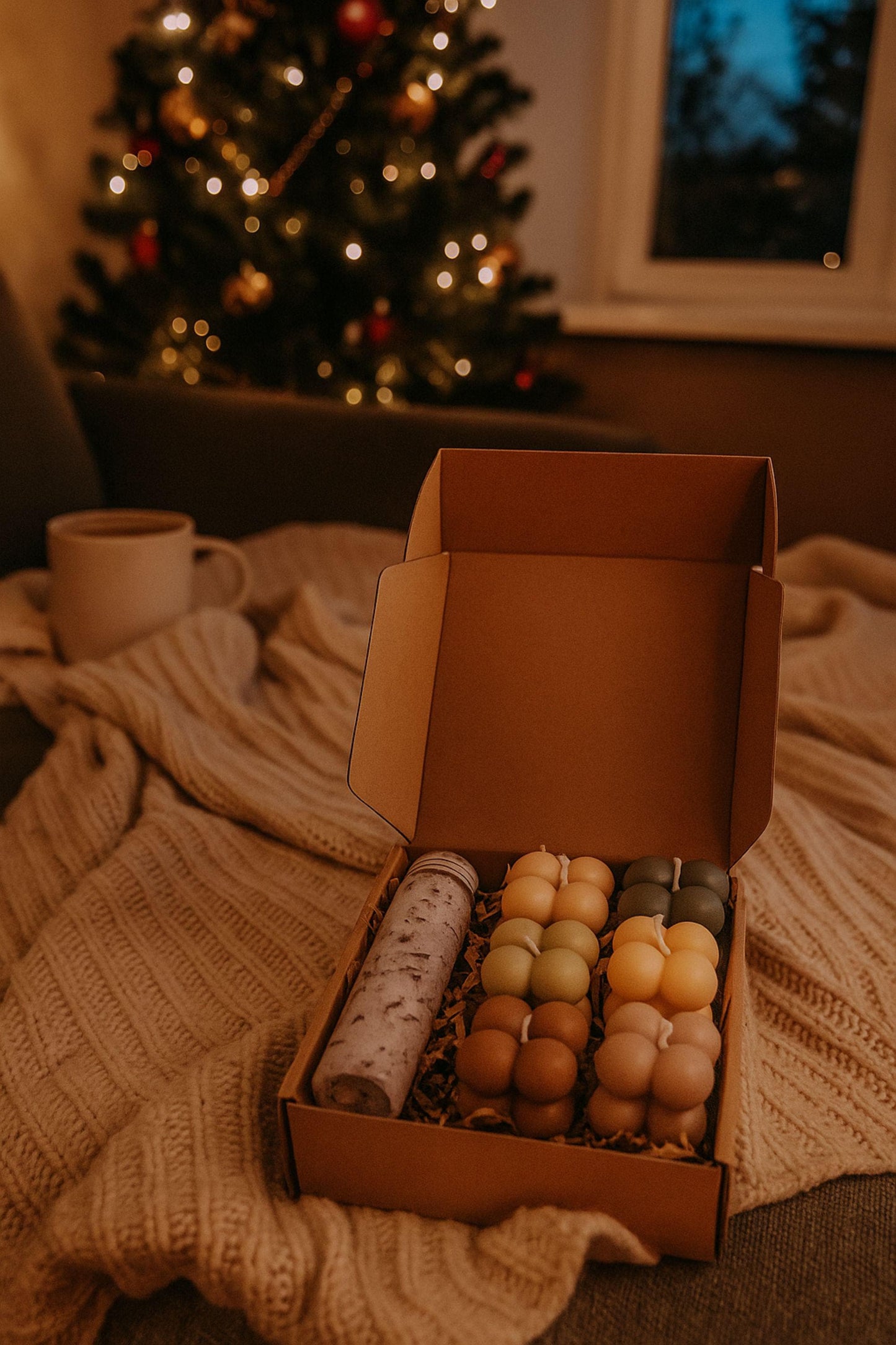Christmas self-care gift, cozy handmade box, Christmas gift, small holiday gift, ready to ship gift, Candle Gift Box for women, Birthday Gifts, Good Vibes Spa Set, De-stress, Pamper Humper, Gift Box for women, Birthday favor box, Relaxation gift box, Valentines Gift Box, Date ideas, Romantic Gift Box for her, Date Night Candle Gift Set, Pamper Humper, Christmas Gift Box, Personalized Candle Gift Set, Date night, Romantic present, Hug in Box, Spa Gift Set, Soy Candles, Aromatherapy
