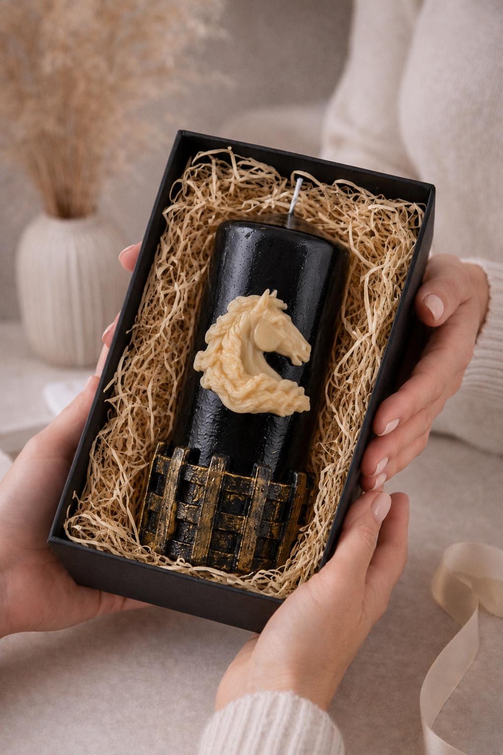Luxury Horse Lover Gift candle presented in a premium black gift box with natural beige filling, ready for horse lovers, riders, horse moms, birthdays, memorial gifts, and special occasions.