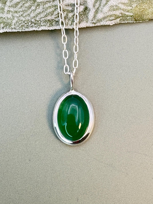 Green Agate Pendant, Birthday Gift, estate jewelry, mother daughter gift, Oval Pendant, Gemstone Pendant, Crystal Pendant, Crystal Jewelry, Unique Gift, Minimalist Pendant, Best Friend Gift, Big Sister Gift