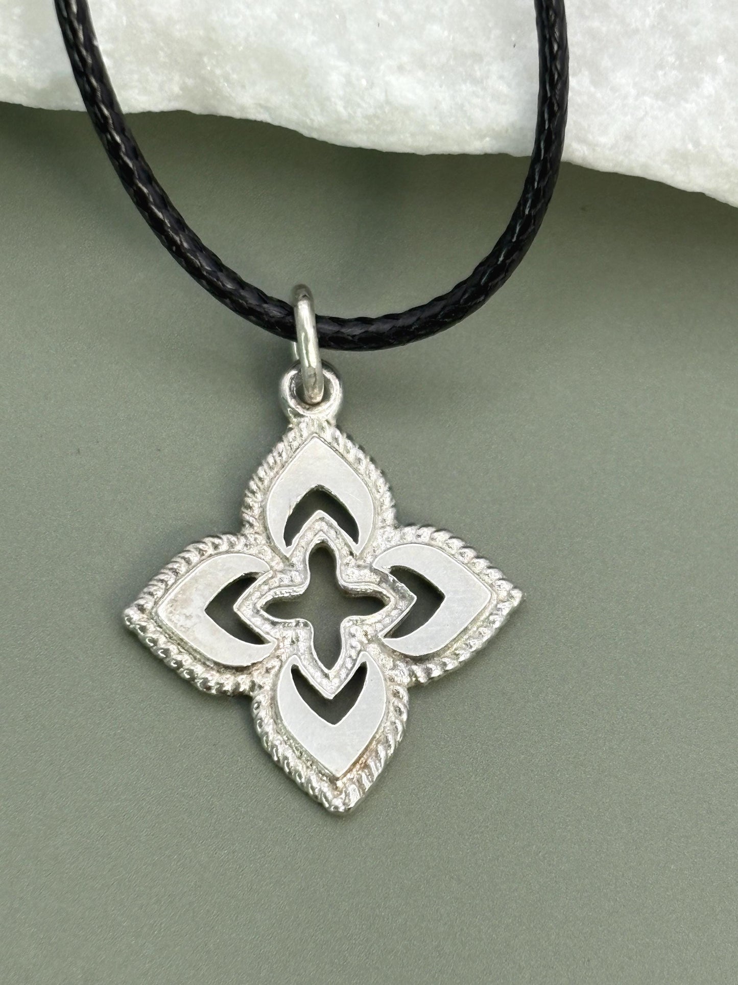 Flower necklace, 30th birthday gift, Sacred geometry, st patricks day, daughter in law gift, 25th birthday gift, Evil Eye Necklace, Protection necklace, minimalist necklace, statement necklace, mother of groom gift, clover necklace
