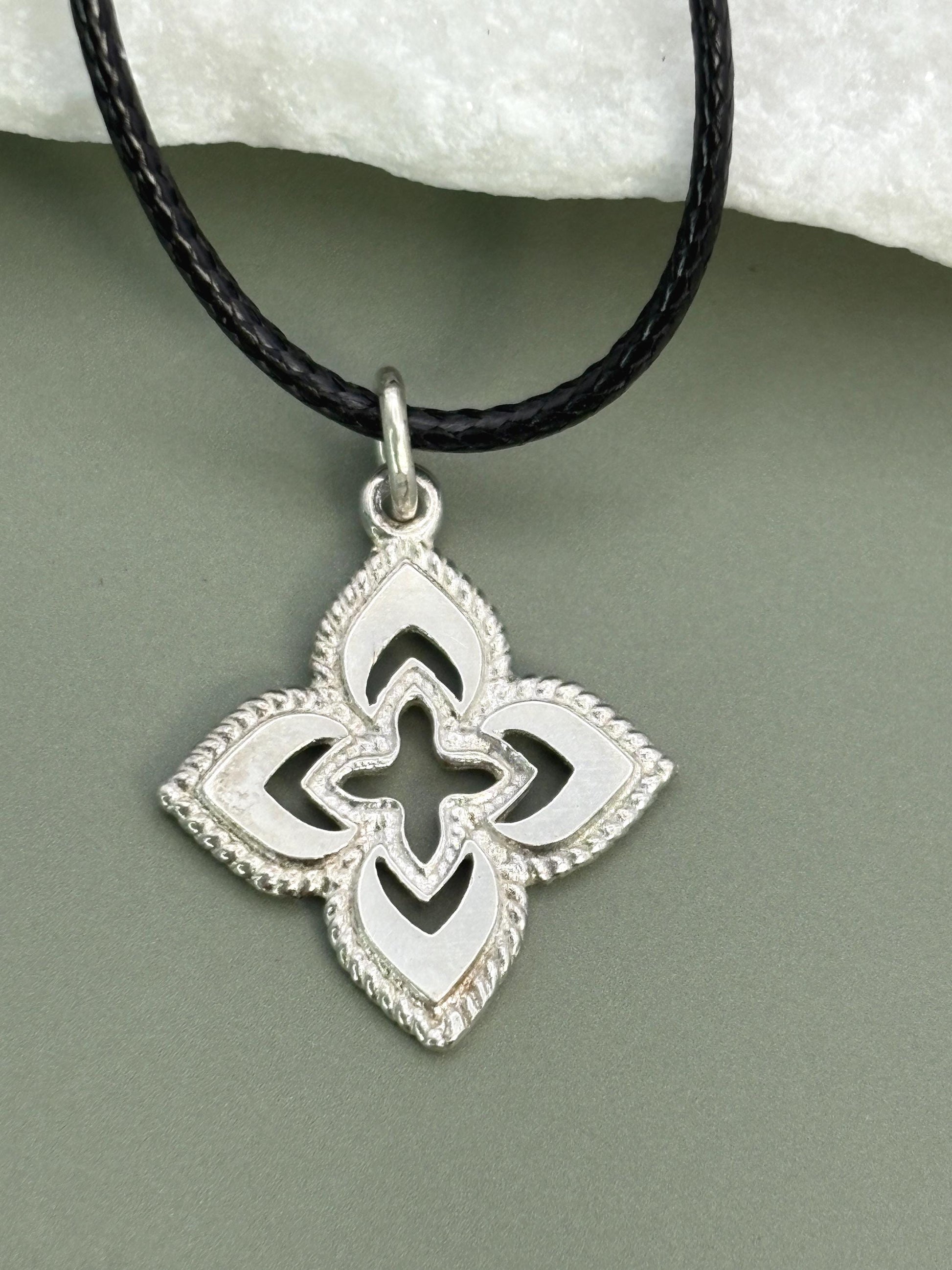 Flower necklace, 30th birthday gift, Sacred geometry, st patricks day, daughter in law gift, 25th birthday gift, Evil Eye Necklace, Protection necklace, minimalist necklace, statement necklace, mother of groom gift, clover necklace