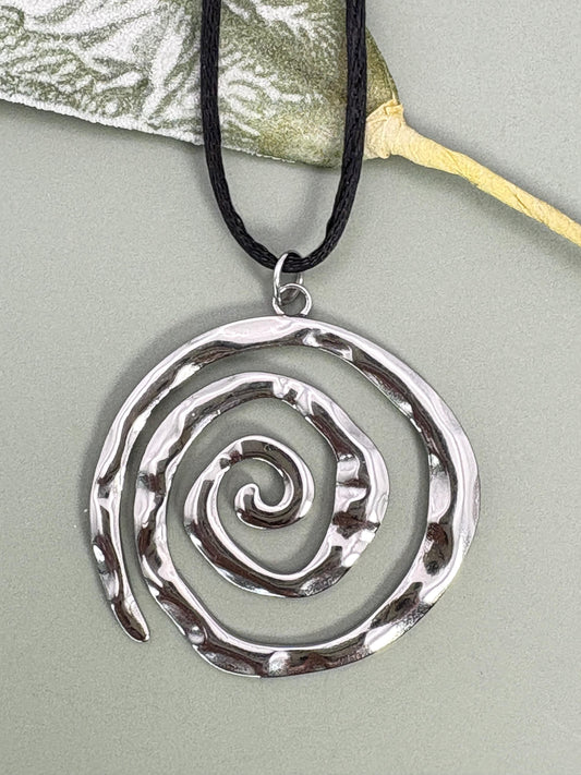 Swirl necklace, Y2K necklace, 25th birthday gift, Sacred geometry, 30th birthday gift, 40th birthday gift, Mama necklace, Protection necklace, Big sister gift, minimalist necklace, friendship necklace, best friend necklace, Godmother gift, statement necklace