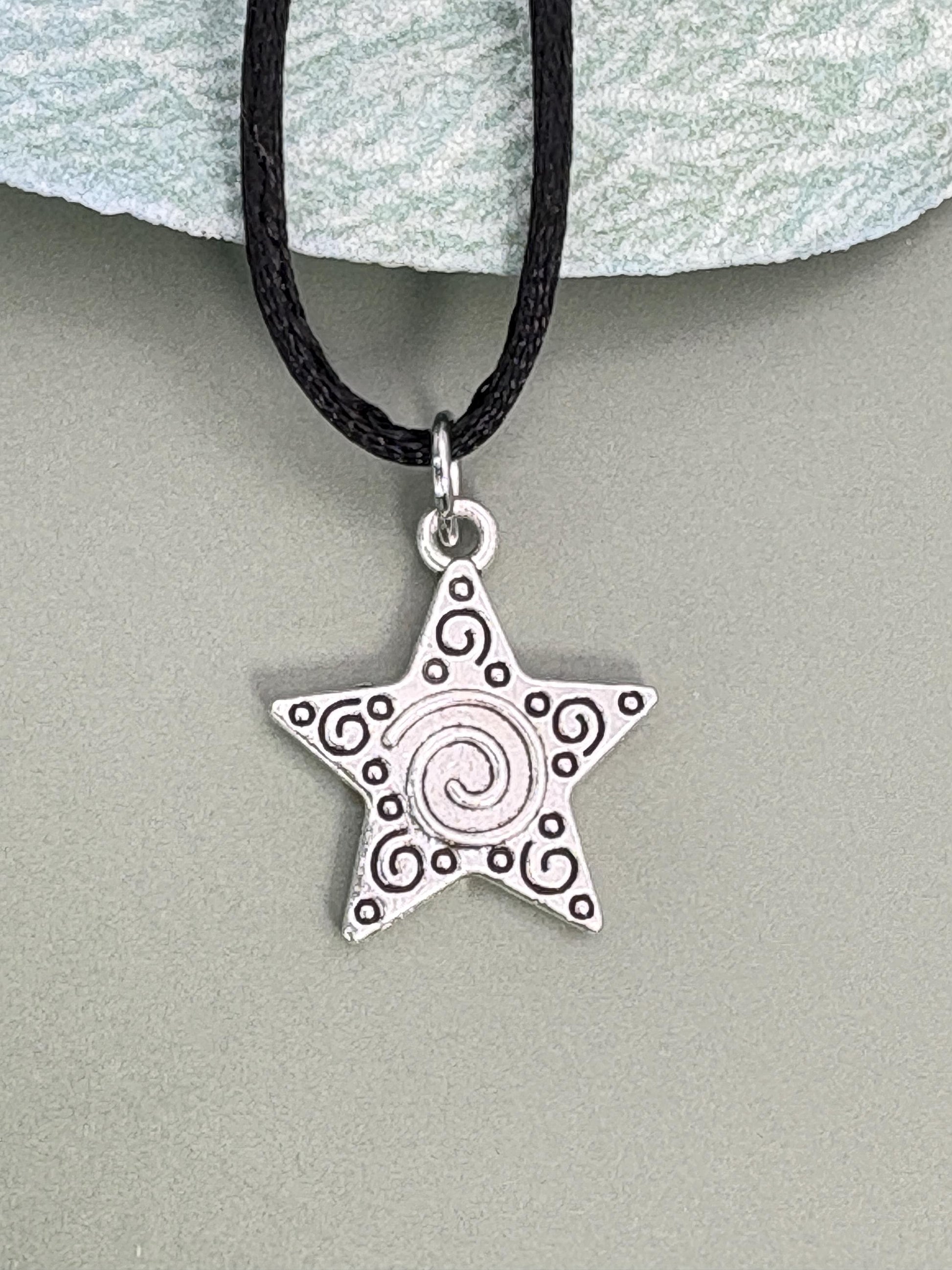 Star Y2K necklace, thank you gift, Star Protection, best friend gift, celestial jewelry, Protection necklace, Evil Eye Necklace, friendship necklace, mother daughter gift, 16th birthday gift, 18th birthday gift, minimalist necklace