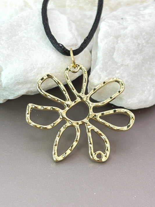 Flower choker necklace, Pendant necklace, Y2K Necklace, Mom gift, Evil Eye Necklace, Sister gift, Flower necklace,    Sacred geometry, Y2K Necklace, Large Daisy Necklace, Flower Necklace, Boho Necklace, Black Cord