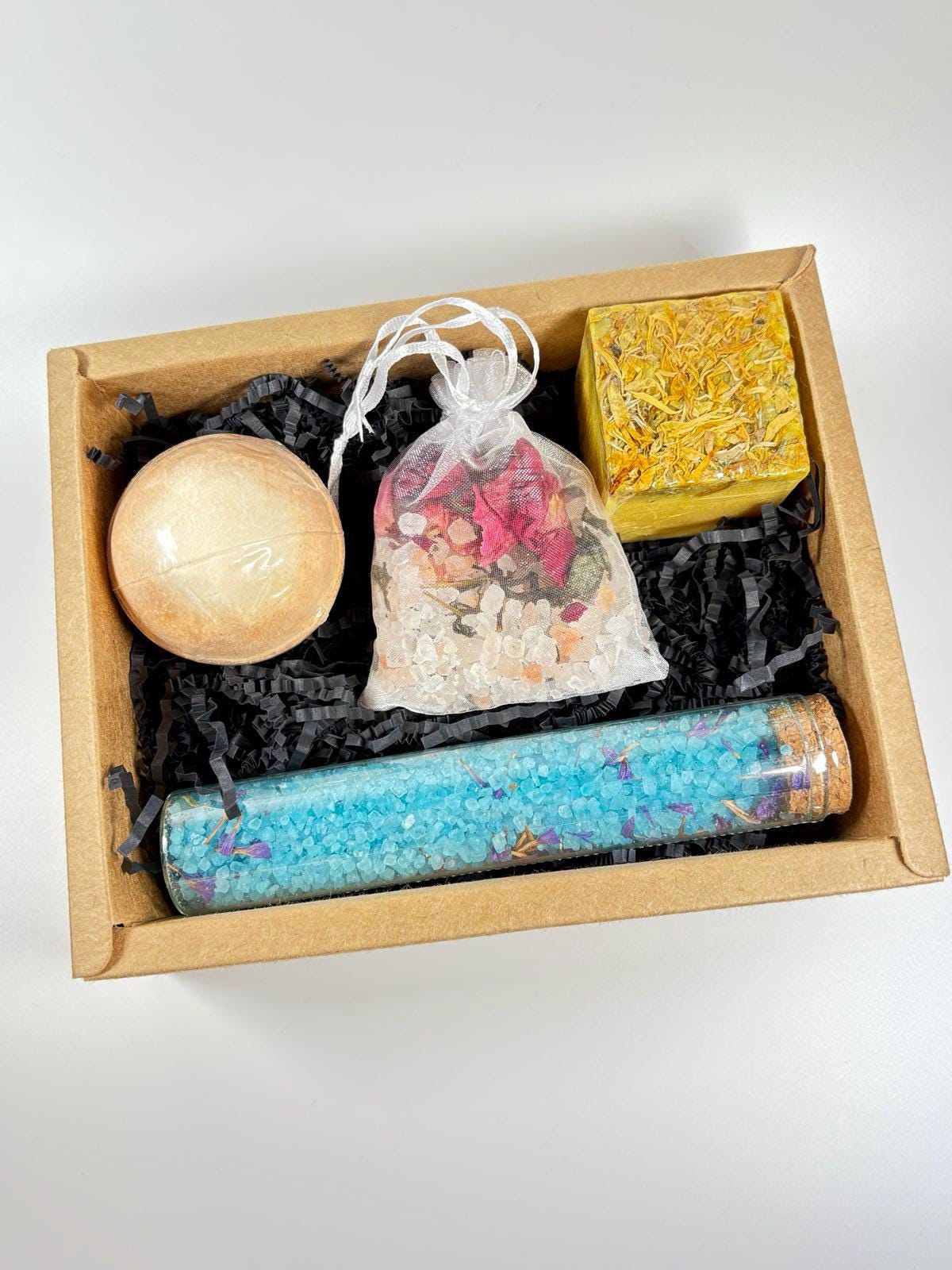 Christmas Gift Box, Winter Gift Box, Holiday Care Package, New Year Gift Box, Christmas Gift Set, Christmas Gifts, Christmas Care Package, New Year, Christmas Gift Box, Winter Gift Box, Holiday Care Package, New Year Gift Box, Christmas Gift Set, Christmas Gifts, Christmas Care Package, New Year, Christmas Gift Box – Winter Gift Basket, Holiday Gift Box, Christmas Self Care Box, Christmas Gift Basket, Xmas Gift Box, Feliz Navidad Gift, New Year Gift, Christmas Gift Set