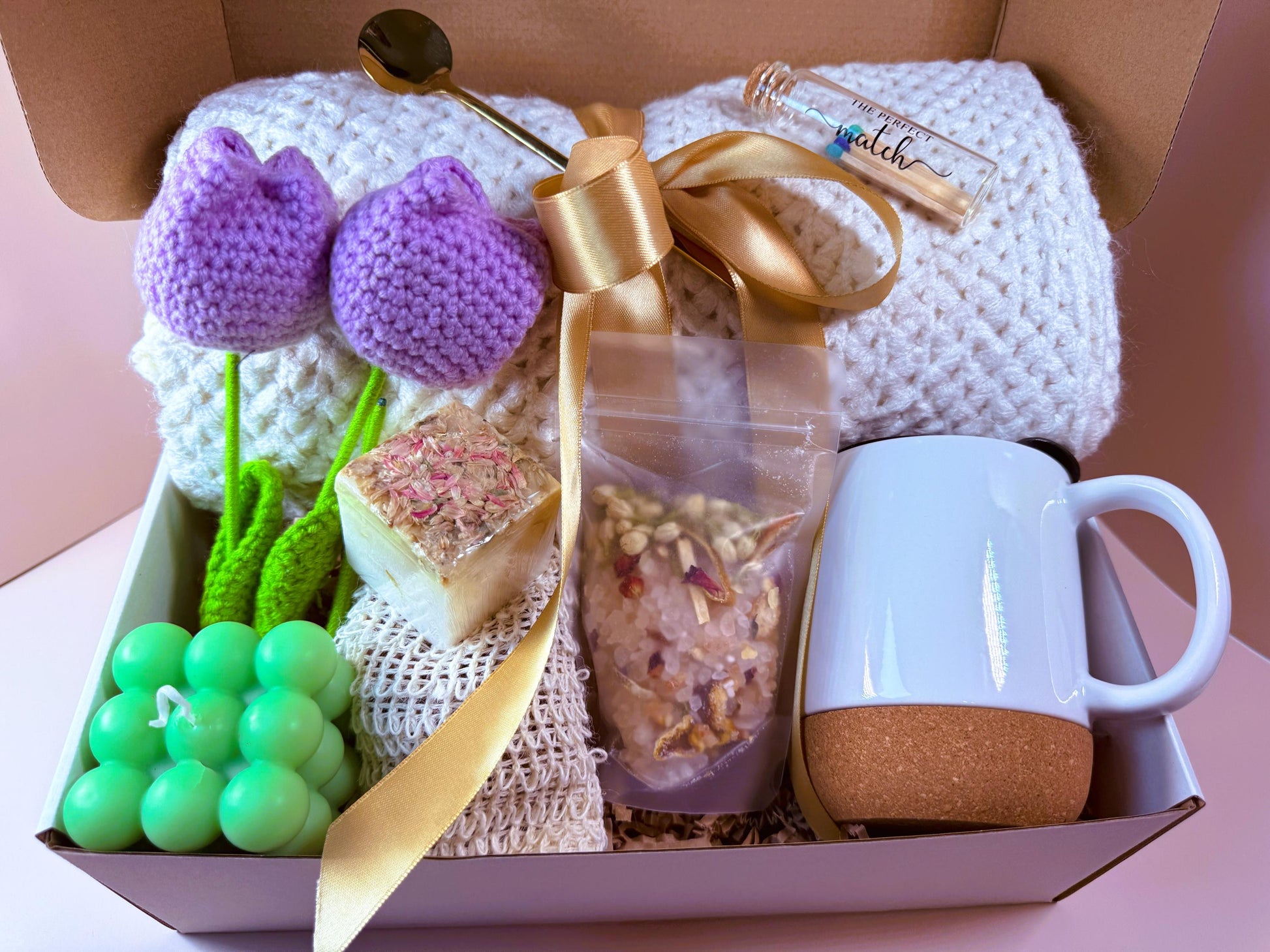 sunshine gifts, sending sunshine gifts, hug in the box, thinking of you care package, care package, cozy gift, extra cozy gift, hygge gift box, hygge gift basket, gift basket for her, hygge gift ideas, gifts for women, fall gifts for team, corporate gifts, appreciation gift, gifts for her, holiday gifts, holiday gift basket, valentine&#39;s gifts, valentine&#39;s day gift box, holiday gifts for women, corporate gifts, employee gift box, get well care package, gift basket for mom gift box for bes