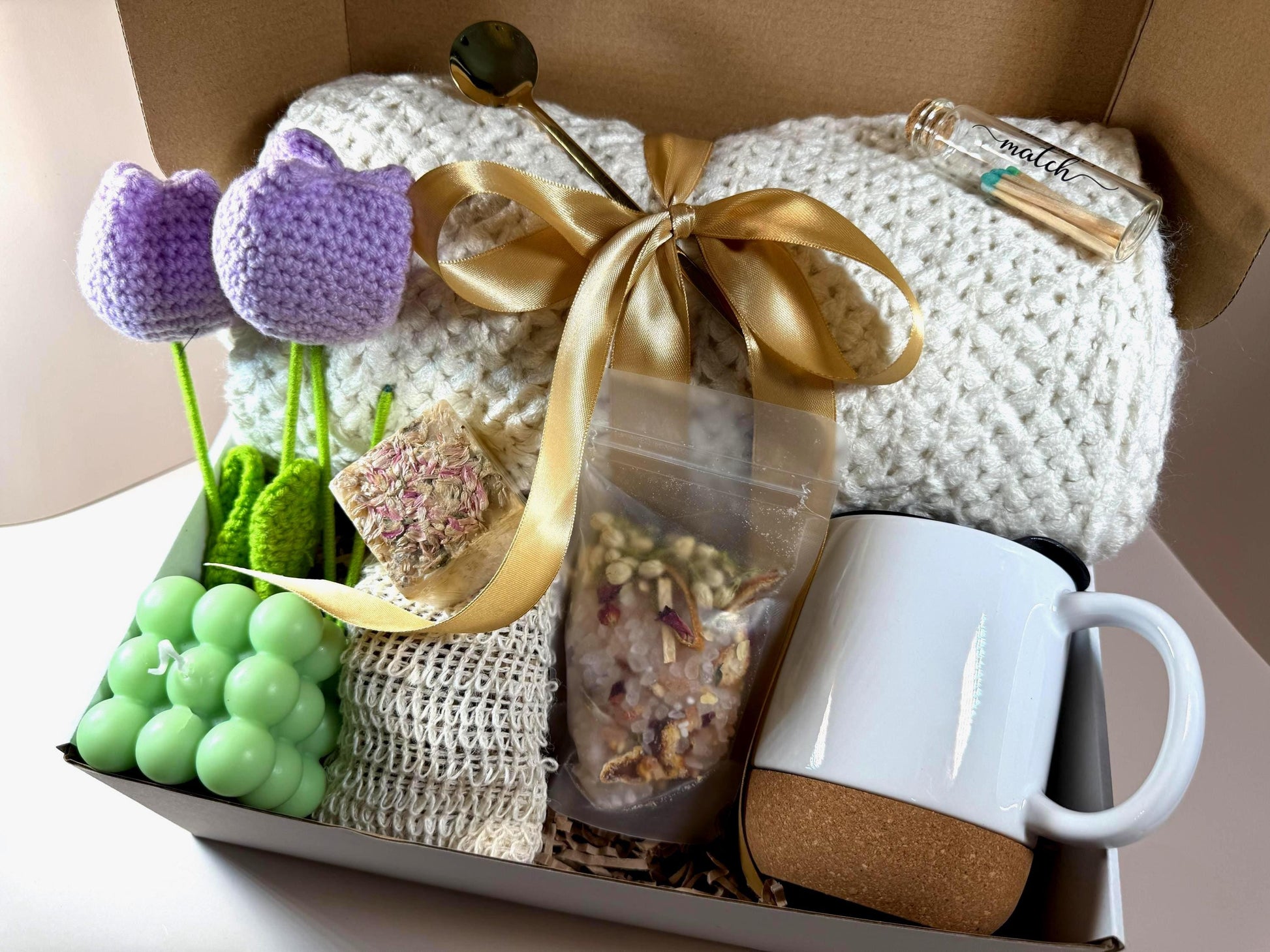 sunshine gifts, sending sunshine gifts, hug in the box, thinking of you care package, care package, cozy gift, extra cozy gift, hygge gift box, hygge gift basket, gift basket for her, hygge gift ideas, gifts for women, fall gifts for team, corporate gifts, appreciation gift, gifts for her, holiday gifts, holiday gift basket, valentine&#39;s gifts, valentine&#39;s day gift box, holiday gifts for women, corporate gifts, employee gift box, get well care package, gift basket for mom gift box for bes