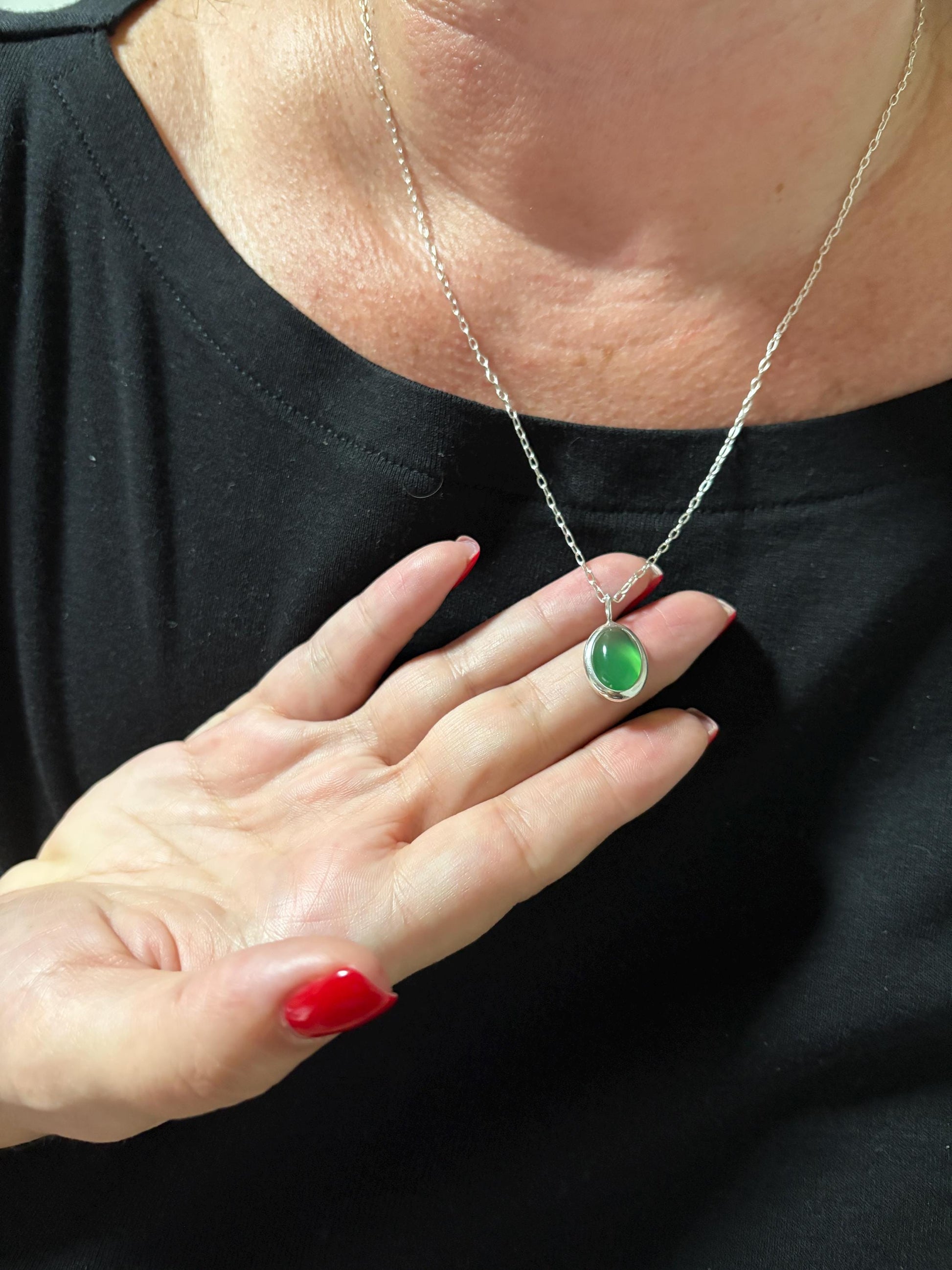 Green Agate Pendant, Birthday Gift, estate jewelry, mother daughter gift, Oval Pendant, Gemstone Pendant, Crystal Pendant, Crystal Jewelry, Unique Gift, Minimalist Pendant, Best Friend Gift, Big Sister Gift