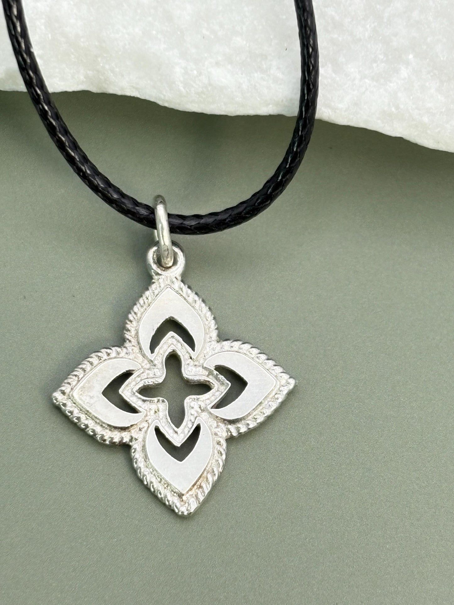 Flower necklace, 30th birthday gift, Sacred geometry, st patricks day, daughter in law gift, 25th birthday gift, Evil Eye Necklace, Protection necklace, minimalist necklace, statement necklace, mother of groom gift, clover necklace
