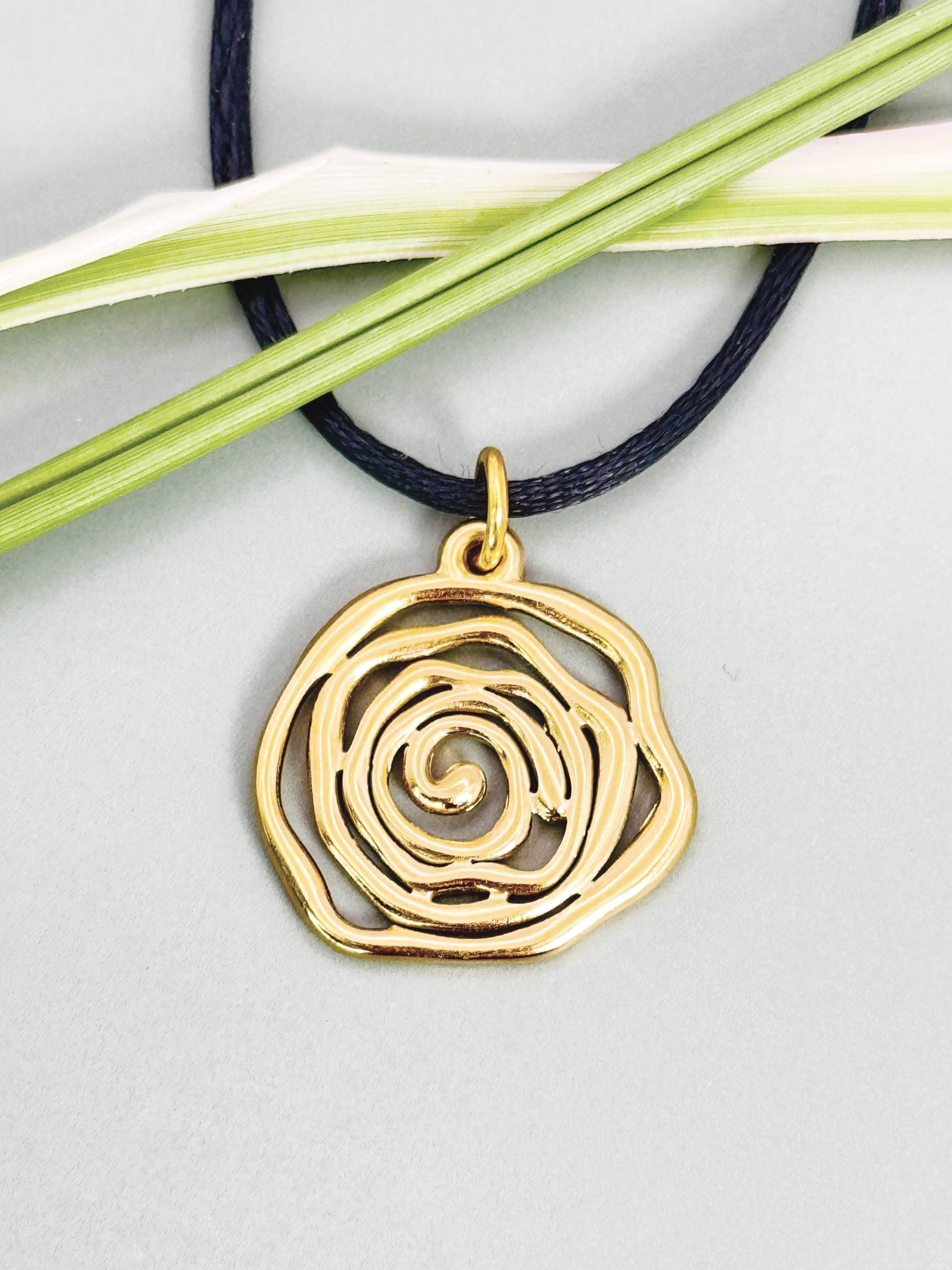 Sister gift, Mom birthday gift, Flower Necklace, Minimalist Jewelry, Rose Necklace, Gold Rose Pendant, Modern Necklace, Gold Necklace, Botanical Necklace, Gift for Her, Statement Necklace, birth flower gift,  Birth flower