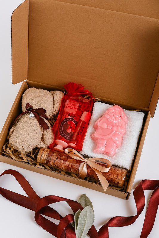 Christmas Gift Baskets, Christmas Gift Baskets for Women, Cozy Holiday Care Package, Self Care Gifts for Women, Christmas Gift for Her, Xmas Gift Box, Holiday Self Care, Hygge Gift Box, Winter Gift Basket, Christmas Gift Box, Cozy Holiday Care Package, Appreciation Gift, Holiday Gift Box, Long Distance Gift, Xmas Gift
