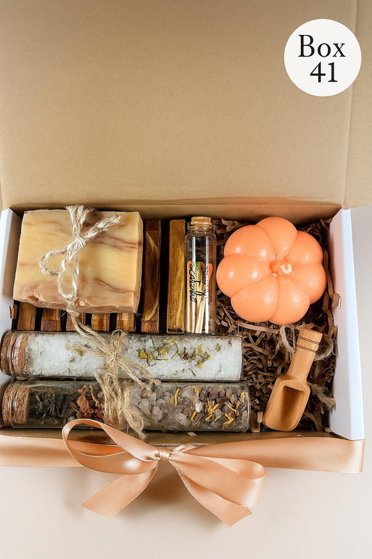 Halloween Gift Box, Hygge Fall Gift Box, Boo Basket, Spooky Halloween Gift Basket, Cozy Fall Gift Set, Pumpkin Spice, Halloween Gifts