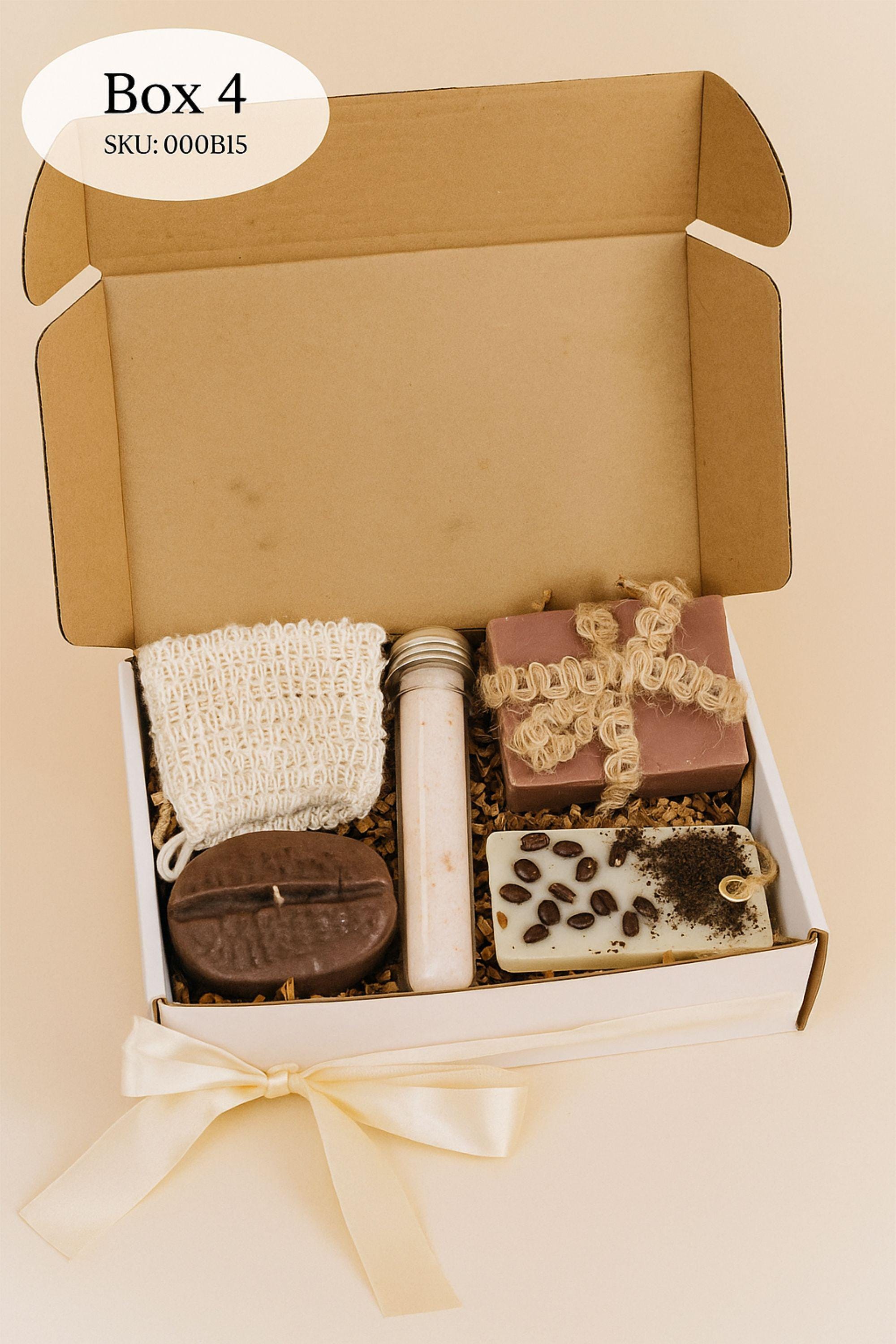 Handmade Coffee Lovers Gift Box with coffee-bean shaped candle, natural soap with soap bag, and a coffee-scented sachet. Cozy mini spa gift set for women, perfect for birthdays, thank-you gifts, relaxation, and coffee lovers. Beautifully arranged in a gift box, ready to send.