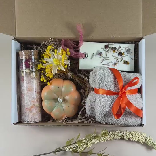 Fall Vibes Hygge Gift Set, Warm and Cozy Gift Box, Hello Fall Care Package, Fall Gift Basket for Women and Men, Fall Gift Set, Cabin gifts