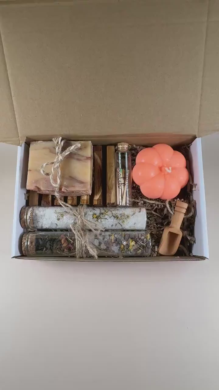Halloween Gift Box, Hygge Fall Gift Box, Boo Basket, Spooky Halloween Gift Basket, Cozy Fall Gift Set, Pumpkin Spice, Halloween Gifts