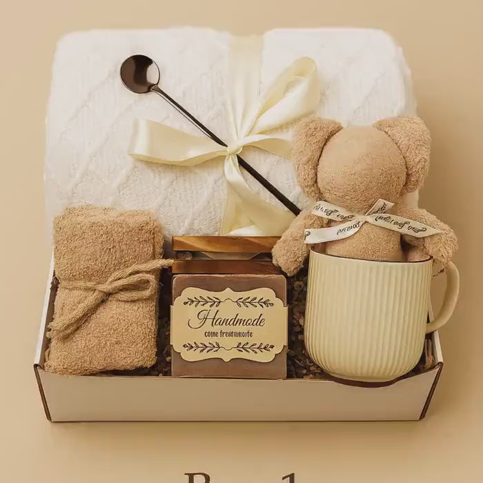 Cozy Gift Box for Women: Blanket, Candle & Self-Care - Get Well Soon