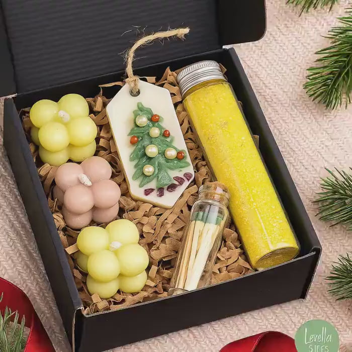 Christmas Candle Gift Set – Handmade Holiday Spa Box with Bubble Candles, Wax Ornament & Bath Salts